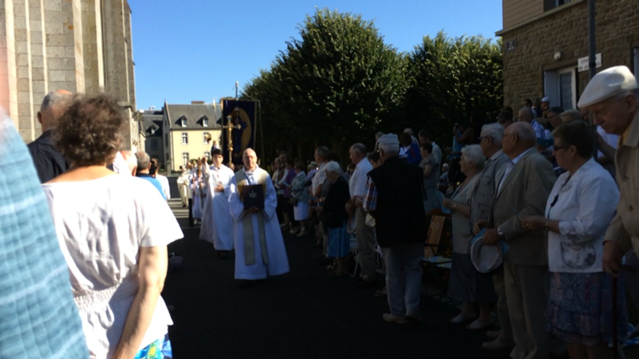 3 000 pèlerins pour la messe solennelle de Pont...