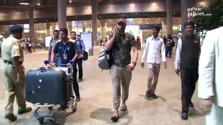 Harbhajan Singh Spotted At Mumbai Airport 2016