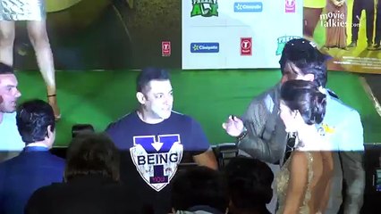 Salman Khan HUGS And KISSES HOT Amy Jackson