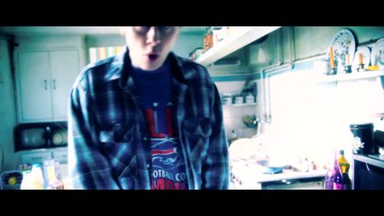 Pas très normales activités - VF