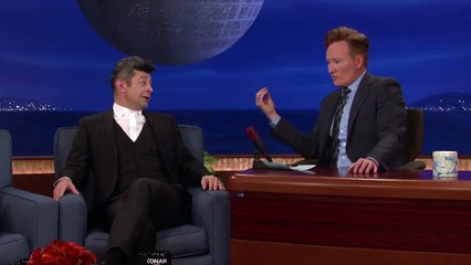 Andy Serkis joue un Jar-Jar Binks maléfique pour Conan O&#039;Brien
