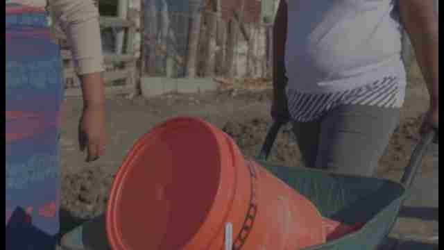 Los mineros de Marikana viven en chabolas 4 años después de la matanza