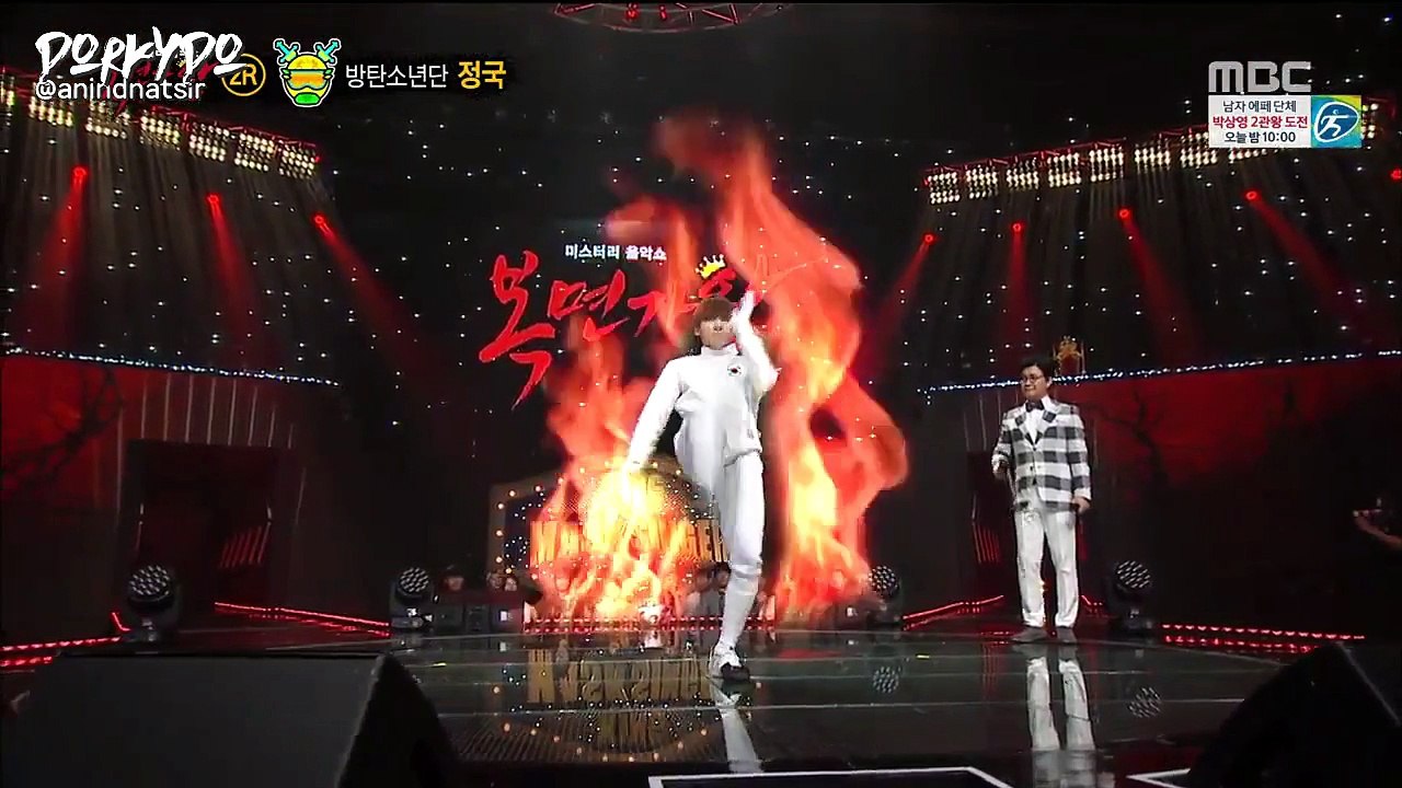 [INDO SUB] [CUT] 160814 Jungkook dancing to FIRE on King of Masked Singer ep.72