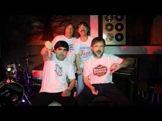 Elio e le Storie Tese dicono: due dita