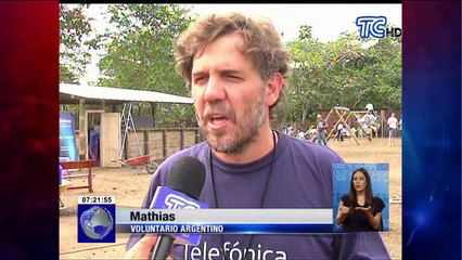 Voluntarios de empresa privada ayudaron a construir una escuela en Pedernales