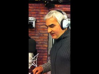 Mangoni canta "The Way You Make Me Feel"