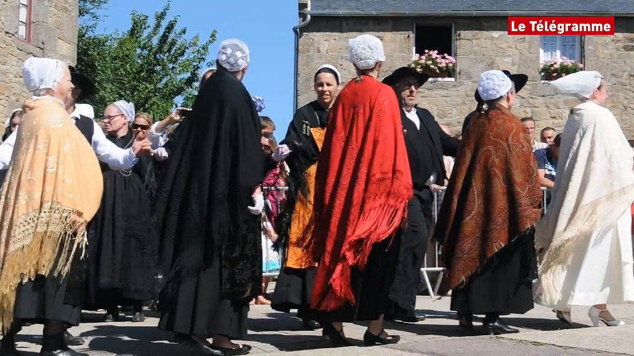Brélès (29). Les noces bretonnes sous la chaleur