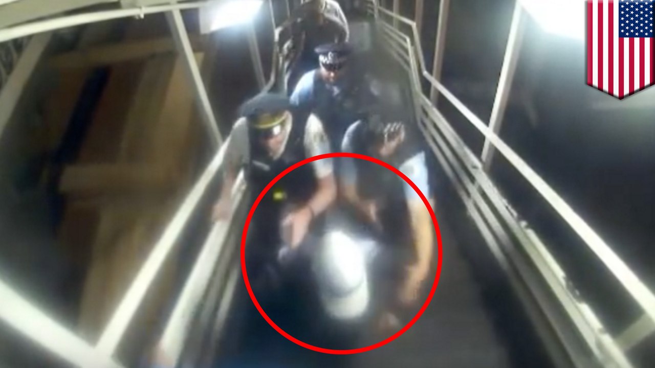 Muslim woman attacked by cops on terror suspicion sues Chicago PD