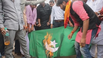 Pakistán invita a India a una reunión para discutir la situación en Cachemira