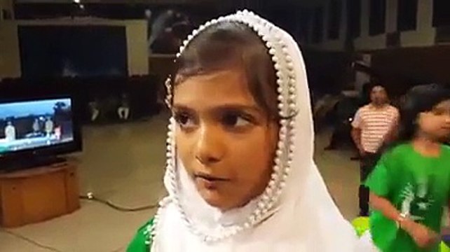 Beautifull Voice of a Young Girl Singing Ay Watan ke Sajeelay Jawano