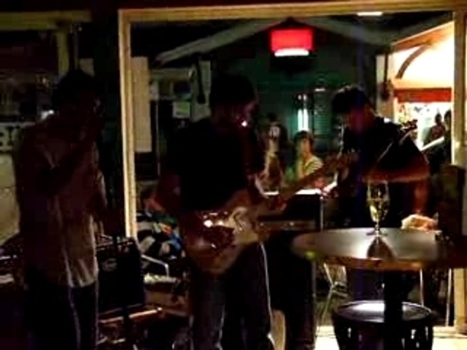 solo de basse du groupe généric -concert hossegor