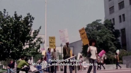 Free Angela And All Political Prisoners - Extrait (2) VOST