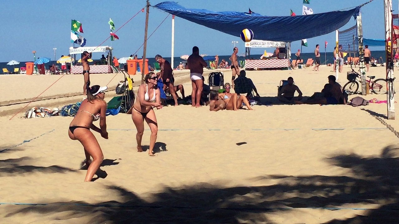 Jo Rio: Les jeunes s'amusent sur la plage 2/6