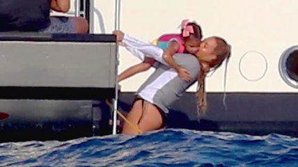 Beyoncé Lives It Up Aboard a Yacht in Italy