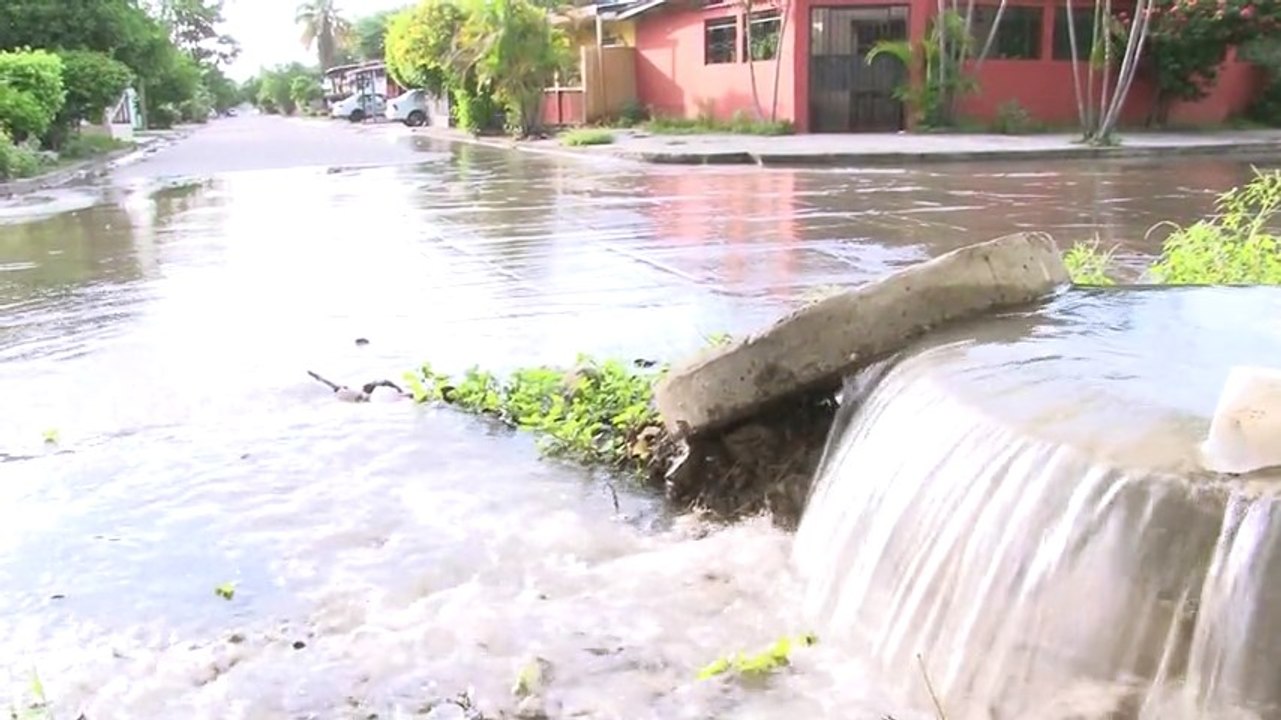 Calles de Cabañas llenas de aguas negras
