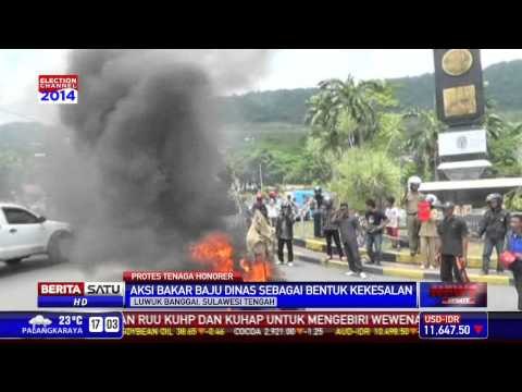 Pegawai Honorer Kota Luwuk Bakar Baju Dinas
