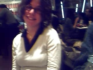 AAN BIOSCOOP MET VRIENDEN