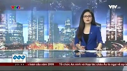 Ban tổ chức Olympic xin lỗi vì nhân viên vệ sinh đổ nhầm hóa chất khiến cho nước bể bơi chuyển thành màu xanh lục.