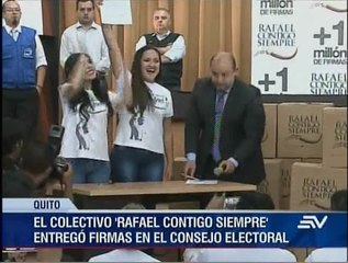 Colectivo Rafael Contigo Siempre entregó firmas en el Consejo Electoral