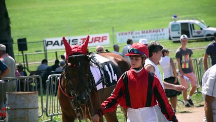 La foule aux courses hippiques du 15 août à La Clayette