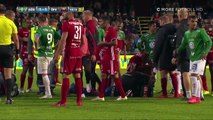 Un gardien suédois agressé en plein match - Football
