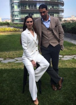 Birce Akalay ve Sarp Levendoğlu, Datça'da Aşk Tazeledi