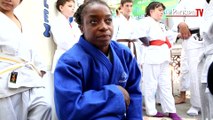 Rio 2016. Emane initie des enfants des favelas au judo