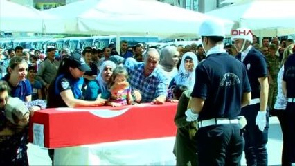 Diyarbakır Küçük Utku'nun Annesi Gülbahar, 'İkisini Bir Koyun Ne Olur, Benim Yavrum Korkar'