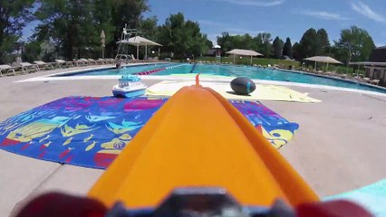 Gigantesque parcours de voiture Hot Wheels