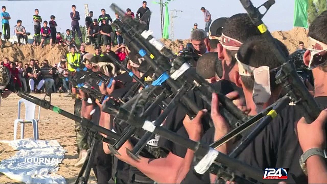 Hamas : les jeunes recrues tirent sur des photos de soldats israéliens