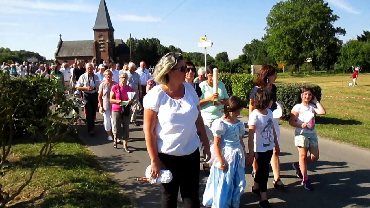 Buverchy: procession à la Vierge