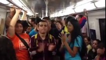 Así manifestó un grupo de estudiantes en el metro de Caracas exigiendo revocatorio