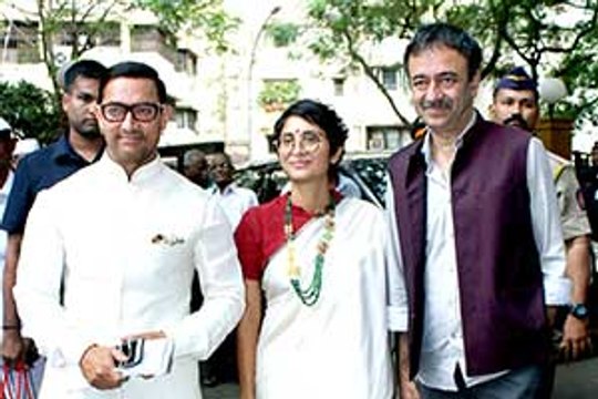 Aamir Khan & Kiran Rao felicitate save water campaign winners