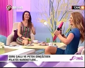 Ebru Şallı, Petek Dinçöz ün pilates kıvraklığını ölçtü