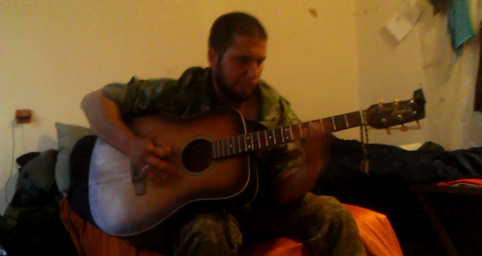 ⁣Звичайний день в АТО. Хлопці відпочивають