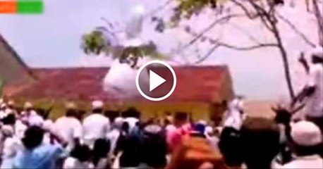 Nepal-masjid-miracle-of-islam-must-watchDEVIL