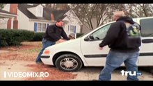 RECUPERATORII au venit să-i ia mașina acestui pachet de mușchi. PRIVEȘTE-L ce box le dă!.mp4
