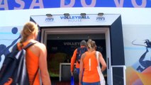 Jantine van der Vlist & Sophie van Gestel visit the FIVB Volleyball House in Copacabana Beach