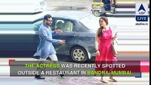 Mom-to-be Kareena Kapoor Khan goes on a date with hubby Saif Ali Khan and looks STUNNING!