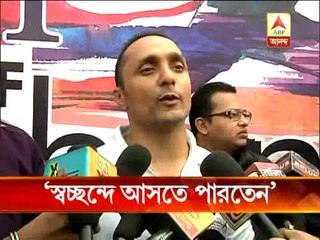 Mahasweta and Rahul Roy  dissapointed as Rushdie blocked in Kolkata