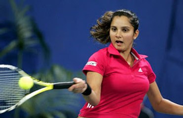 Sania Mirza out of control without shirt-Must Watch