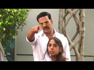 ANGRY Akshay Kumar Warns Reporters To Stop Shooting At Airport
