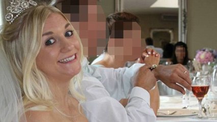 Aldatılan Kadın Boşanma Masrafları İçin Gelinliğini Satışa Çıkardı