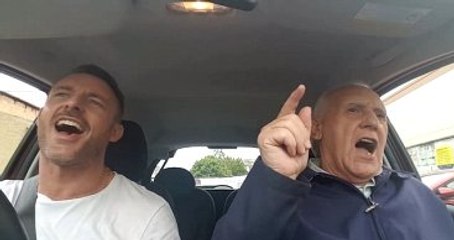 Alzheimer Hastası Adamın Oğluyla Düeti Sosyal Medyayı Yıktı