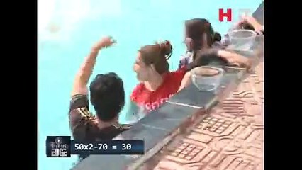 What Guy Did With Girl In Pool In Waqar Zaka Show