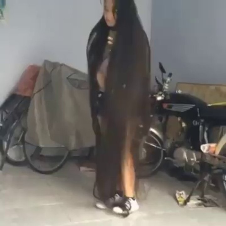 Very Long Hair Girl