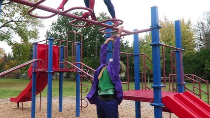 Человек-паук против Crazy Joker в реальной жизни _ Супергеройское кино!