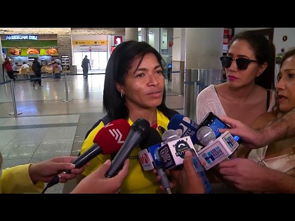 ALEXANDRA ESCOBAR LLEGÓ AL PAÍS TRAS SU PARTICI...