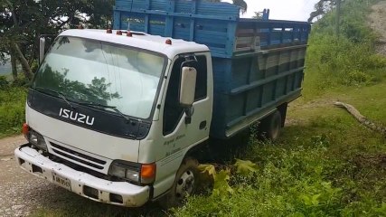 Policía rescata a motorista que le robaron su camión