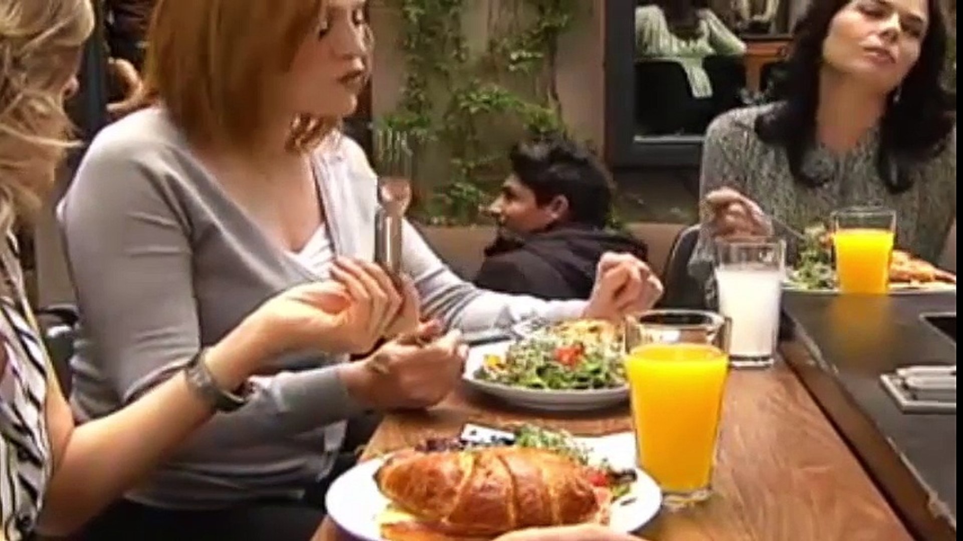 ⁣Lo que callamos las mujeres - Algo más